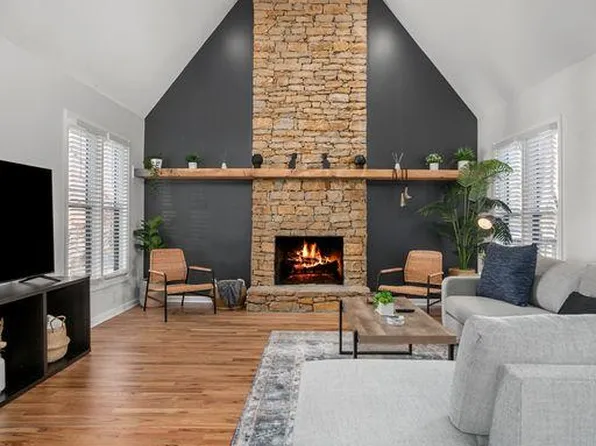 10185 Switzer Rd, Overland Park, KS 66212