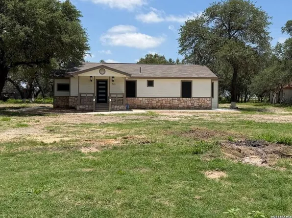 505 NOTTINGHAM DR, Poteet, TX 78065