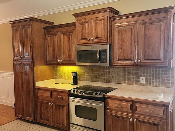 3rd image of 3822 Old Vine Way