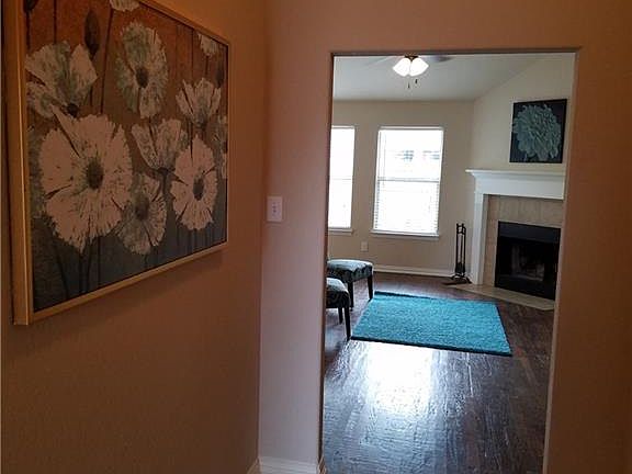 5th image of 214 Rawhide St