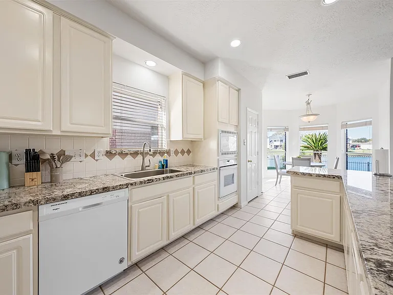 6518 Portuguese Bend Dr — Photo 10