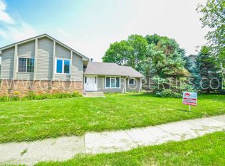 1313 NW 92nd St, Clive, IA 50325