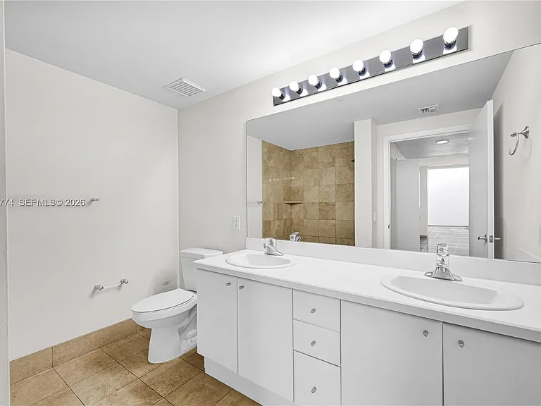 2475 Brickell Ave — Photo 23