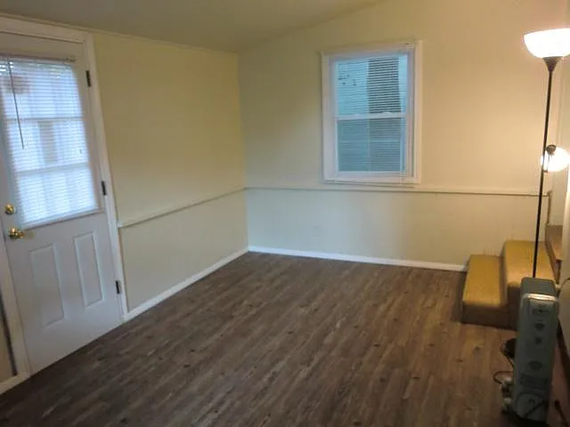 114 Rossiter Rd — Photo 9