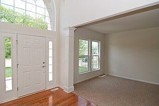 Foyer/Living Room