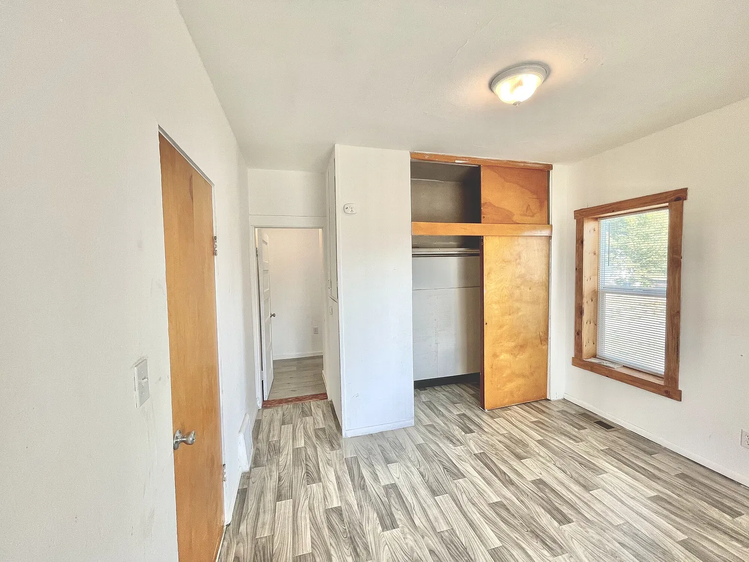 206 8th St - 1 — Photo 4