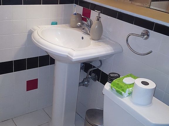 5th image of 607 W Wrightwood Ave APT 307