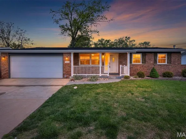 3841 Via Miralesta Dr, Saint Louis, MO 63125