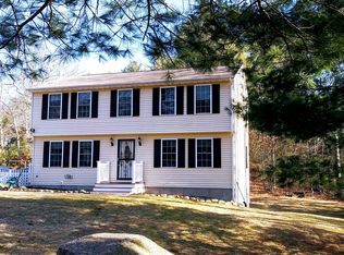 4852 S County Trl, Charlestown, RI 02813