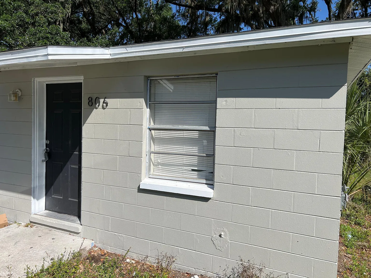 3 bed, 906 sqft, $1,550 — Photo 1