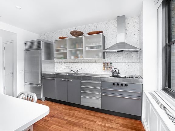 2nd image of 90 Franklin St APT 7S