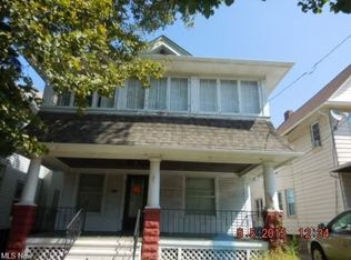 889 Evangeline Rd, Cleveland, OH 44110