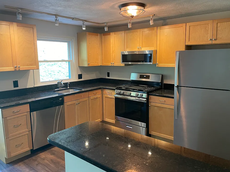 12 Oak Ridge Dr #3