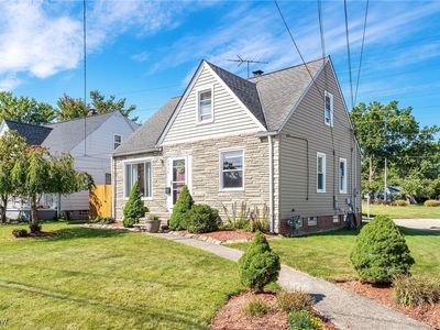 9416 Outlook Dr, Brooklyn, OH, 44144