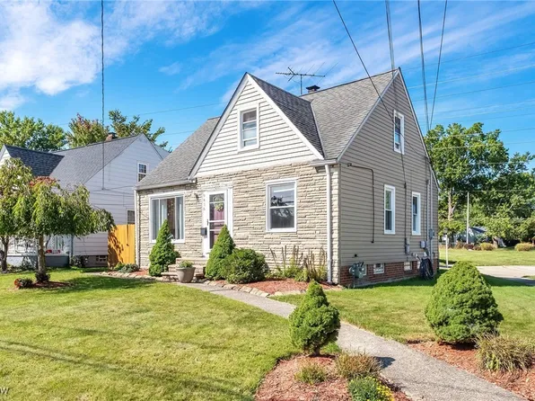 9416 Outlook Dr, Brooklyn, OH 44144