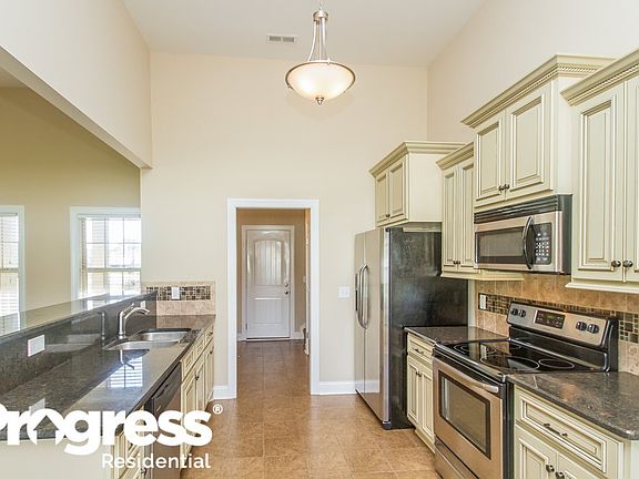 5th image of 8371 Manor Farm Dr