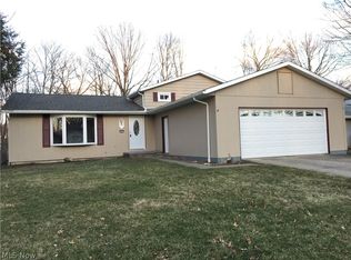 16015 Walnut Creek Dr, Strongsville, OH