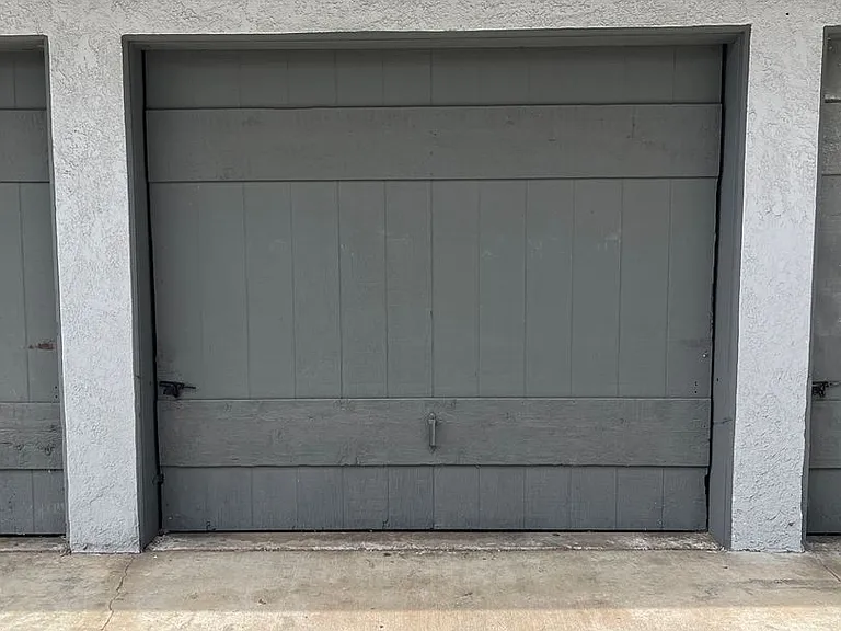 7921 Moonshadow Cir — Photo 22