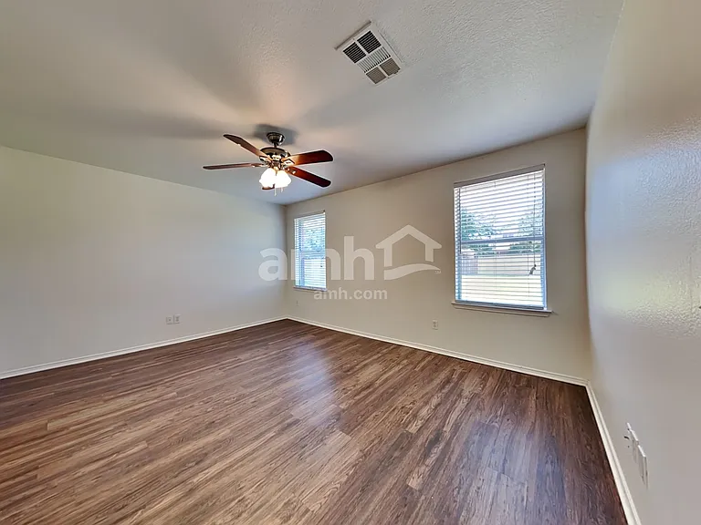 223 Lake Texoma Dr — Photo 8