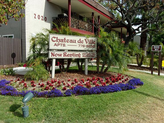 Front / Leasing Office