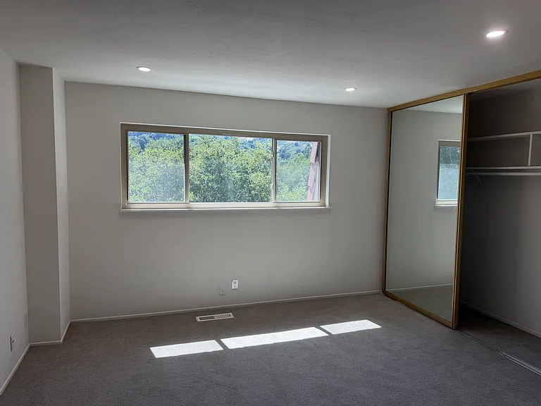 2036-2038 Ascot Dr #D — Photo 13