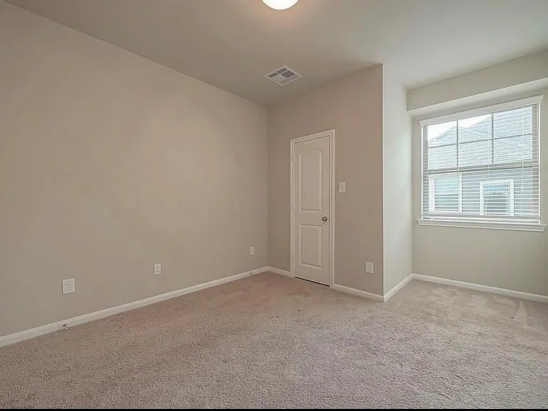 8700 Laurel Crest Dr — Photo 25