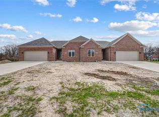 1345 Woodlark Trce, Bowling Green, OH 43402
