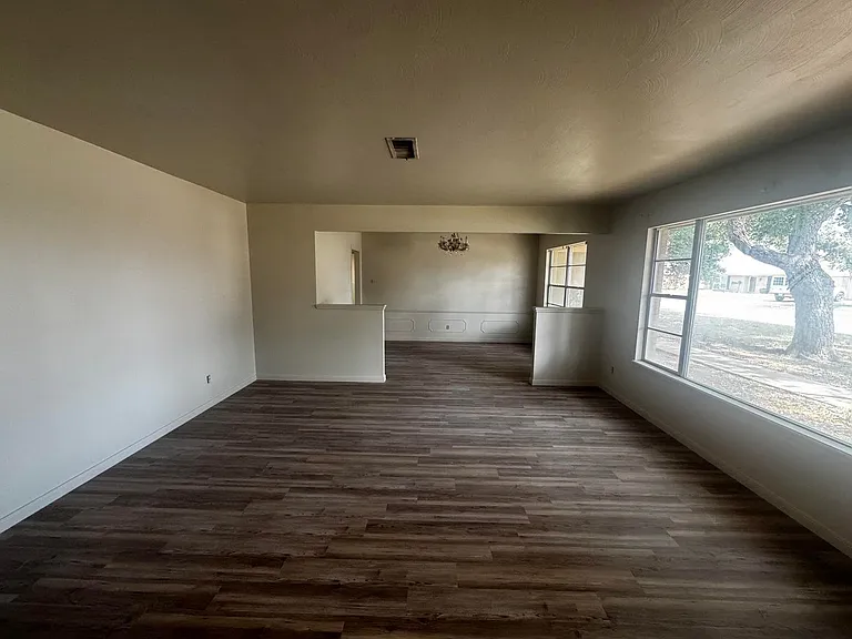 3208 Durant Dr — Photo 3