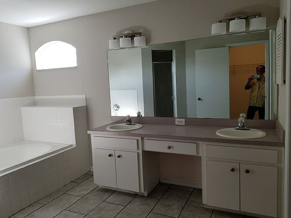 5th image of 2635 Green Valley Dr