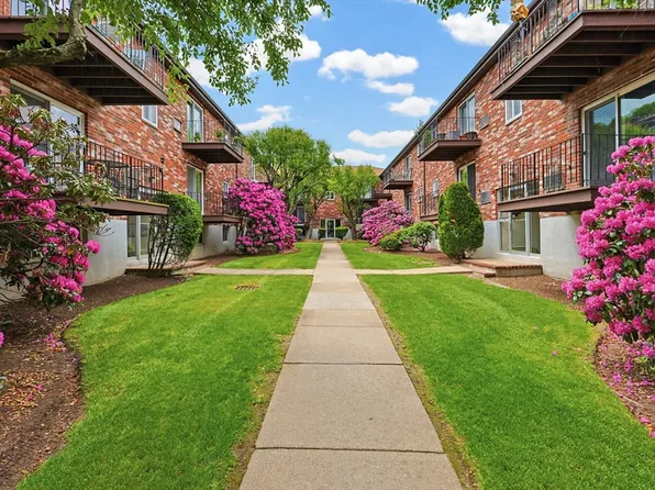 21 West Gates Rd. W 21 4, Boston, MA 02467
