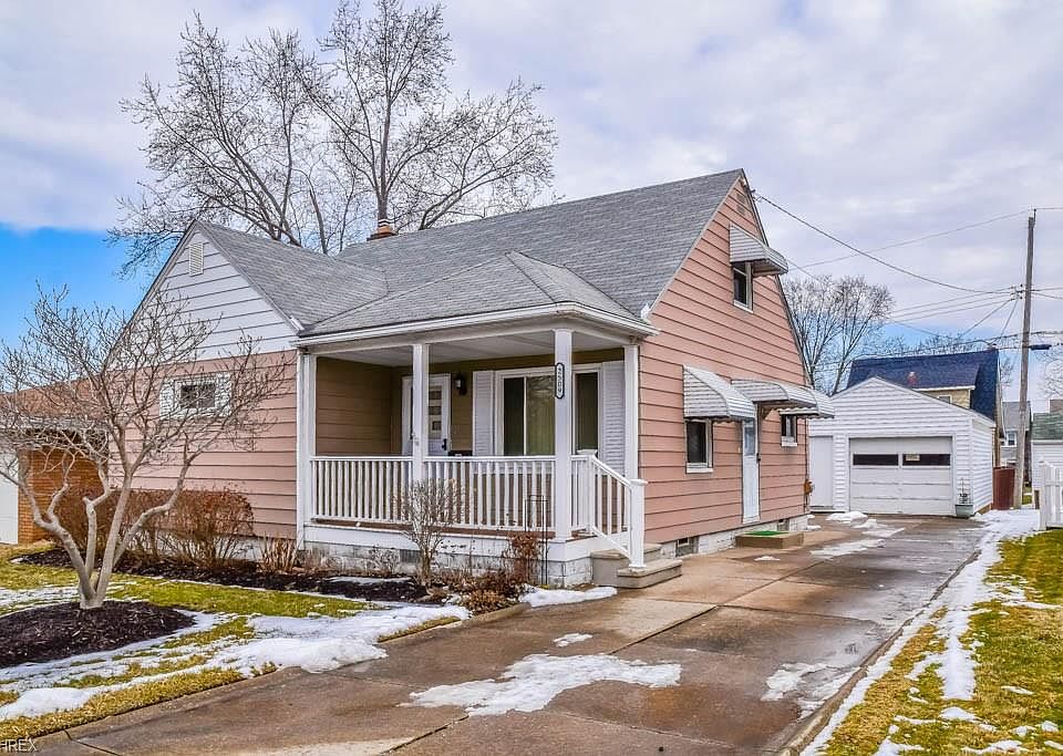 1st image of 2509 Oakwood Dr