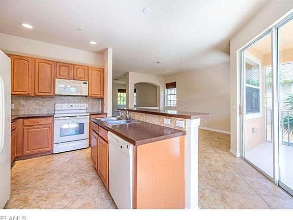 5th image of 28105 Mandolin Ct Unit 221