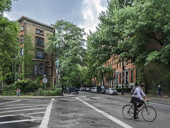 4th image of 245 E 11th St APT 3G