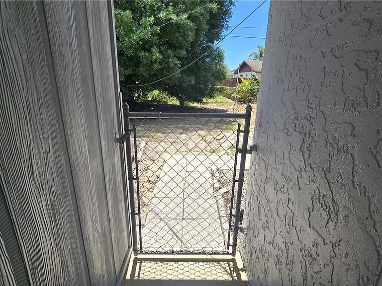 18448 Iris Rd — Photo 26