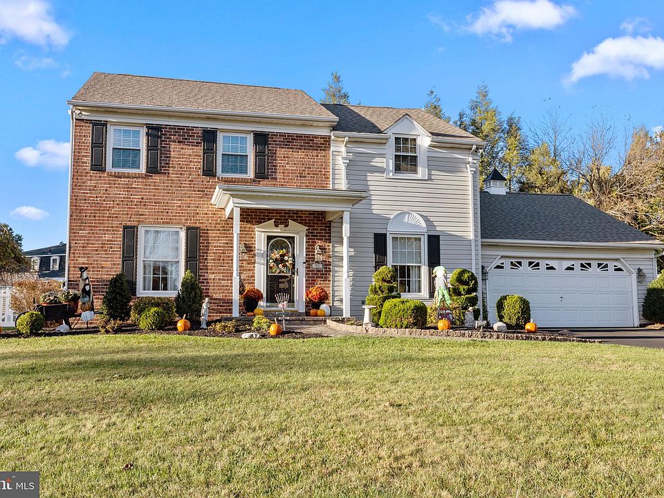 1st image of 98 Twigkenham Dr
