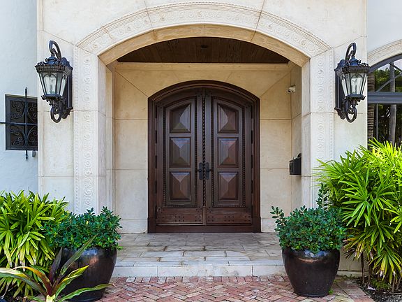 5th image of 192 Fiesta Way #(228)