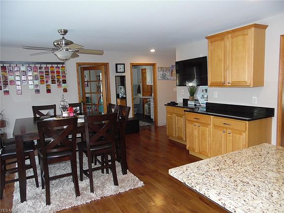 4th image of 12879 Vincent Dr