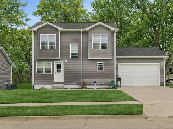 226 Northview Ct, Hartford, IA 50118