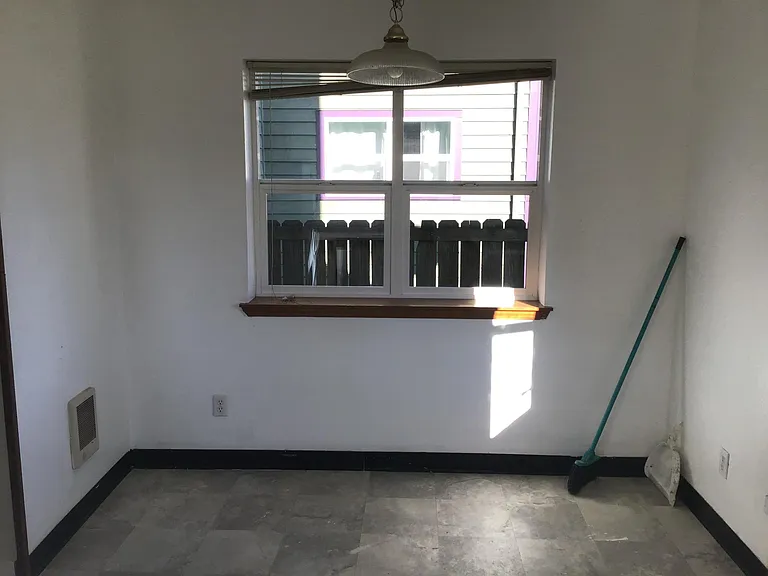 4708 N Haight Ave — Photo 6