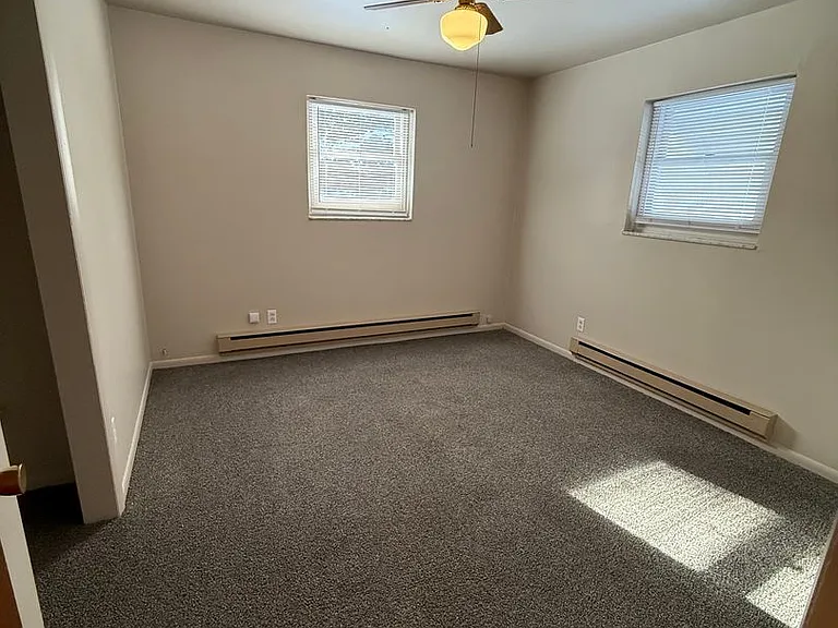 224 E Ellis Rd — Photo 7