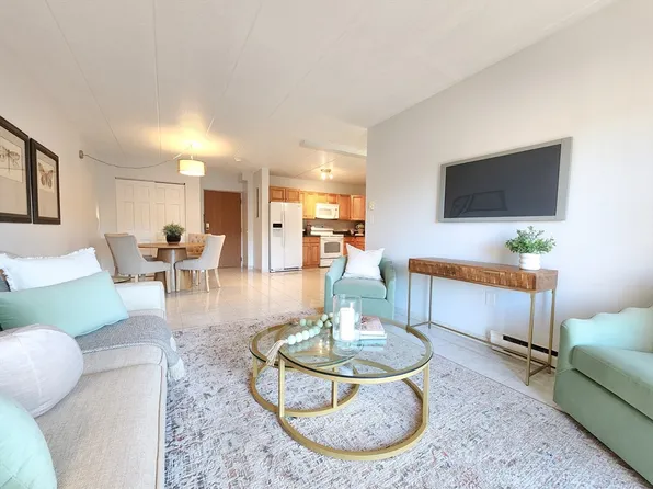 137 Franklin St APT 506, Stoneham, MA 02180