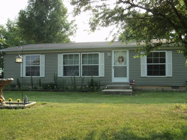 410 S 7th St, Pierceton, IN 46562