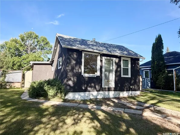 1261 109th STREET, North Battleford, SK S9A 2E7