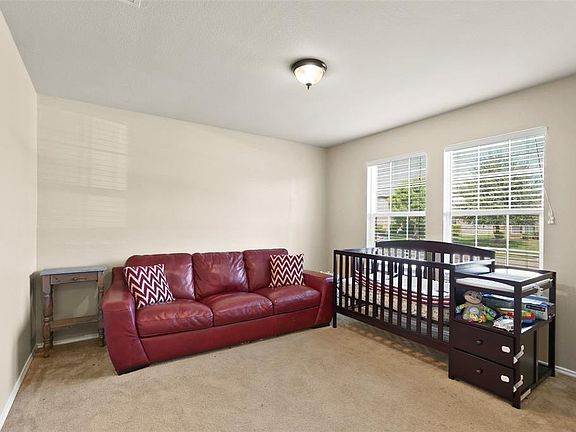 4th image of 2114 Marvin Dr