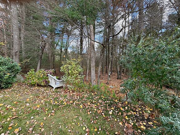 2nd image of 62 Sonia Dr