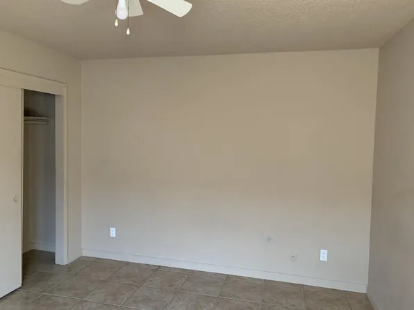 1221 N Peach Ave APT 127, Fresno, CA 93727