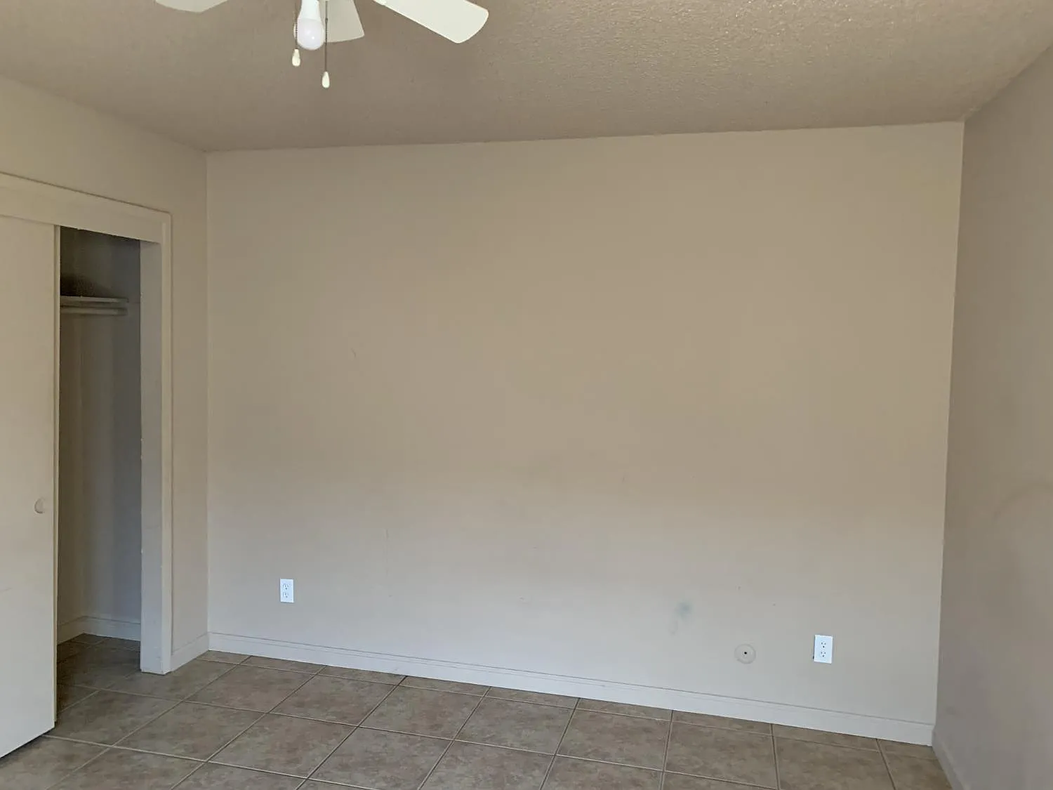 1221 N Peach Ave APT 127 photo 1