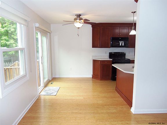 4th image of 11 Alydar Ct
