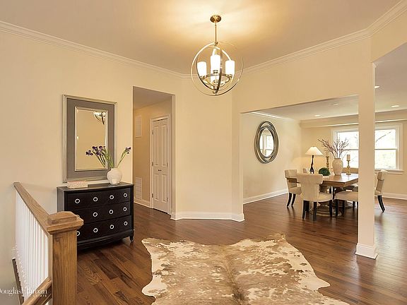 4th image of 6 Bloomingdale Dr