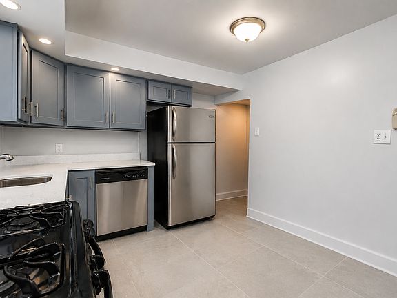4th image of 708 S Smedley St
